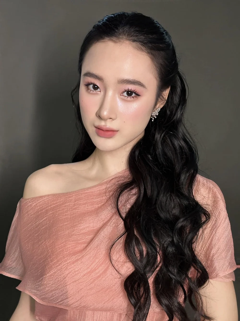 Các bài hát trong Angela Phương Trinh mang đến những giai điệu ấn tượng cho người yêu nhạc