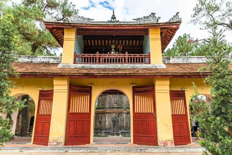 Đừng bỏ lỡ khi tham quan chùa thiên mụ cổ kính