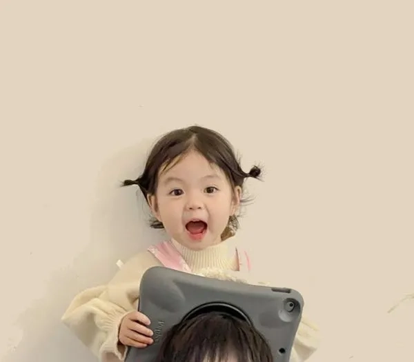Meme em bé chu mỏ biểu cảm siêu yêu siêu gây nghiện