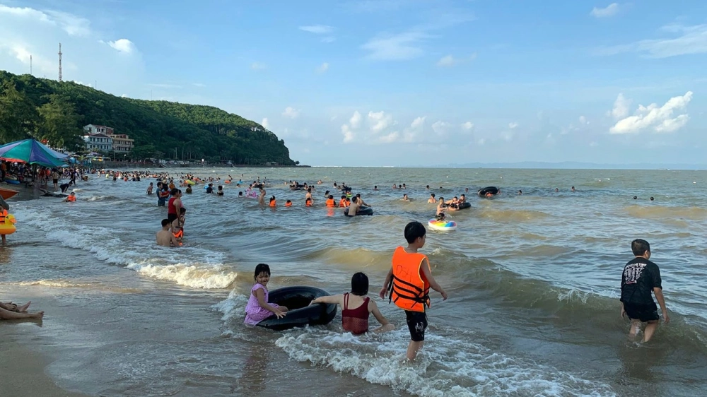 Trải nghiệm tuyệt vời khi tắm biển Đồ Sơn