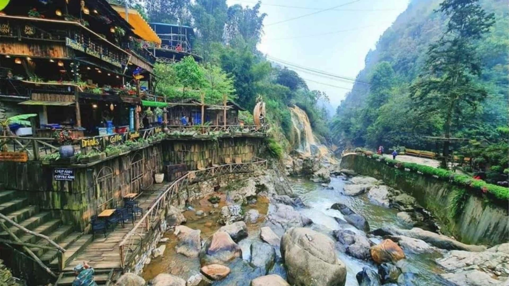 Cập nhật vé vào bản cát cát sapa năm nay