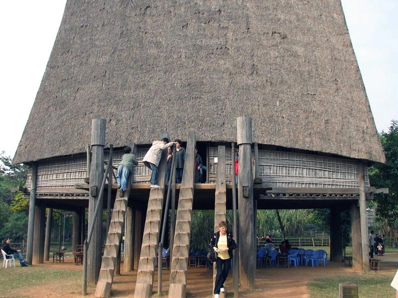 Nghe kể chuyện tại thuyết minh bảo tàng dân tộc học việt namNghe kể chuyện tại thuyết minh bảo tàng dân tộc học việt nam