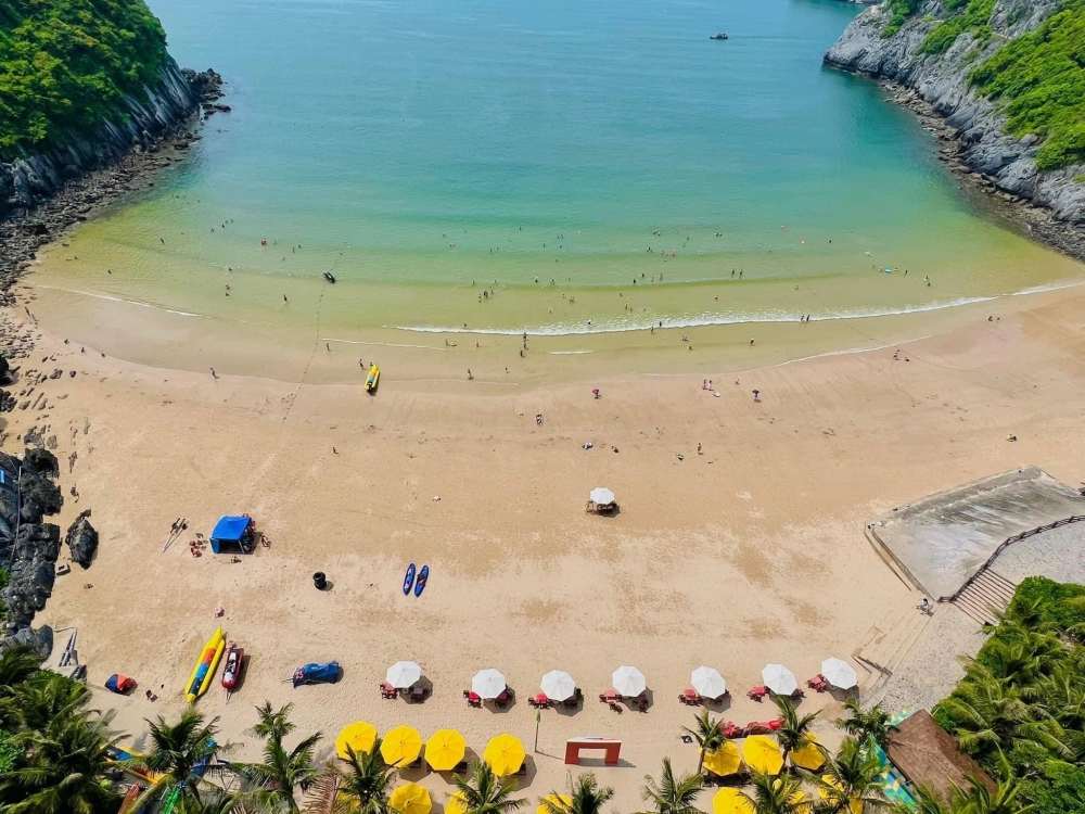 Khám phá biển đảo cát bà tuyệt đẹp
