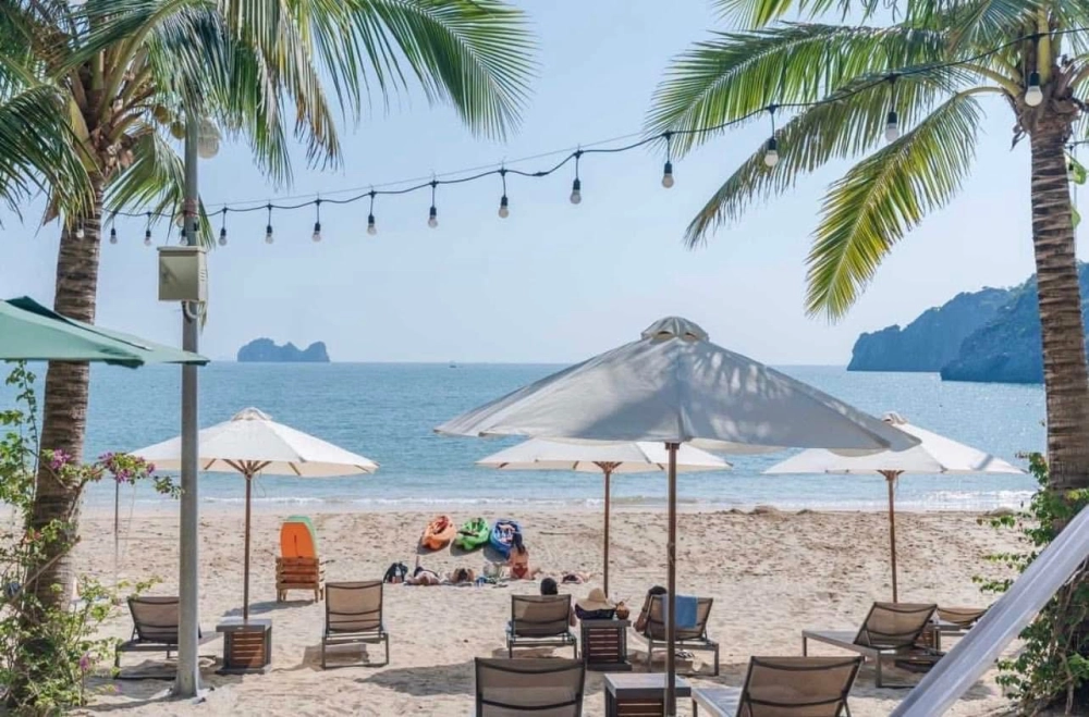 Tổng hợp chi phí đi du lịch cát bà từng ngày