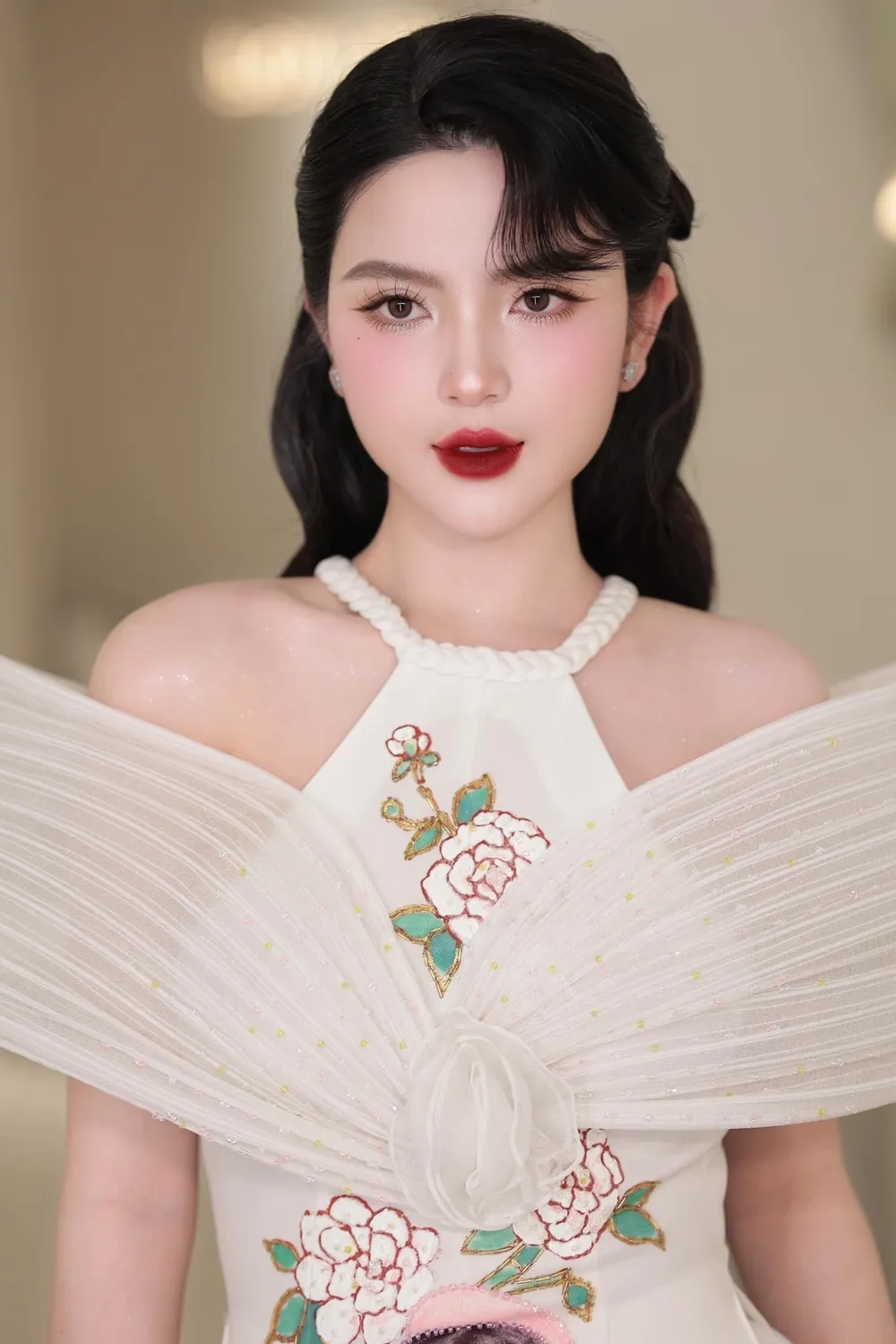 Theo dõi ngay Chu Thanh Huyền Instagram