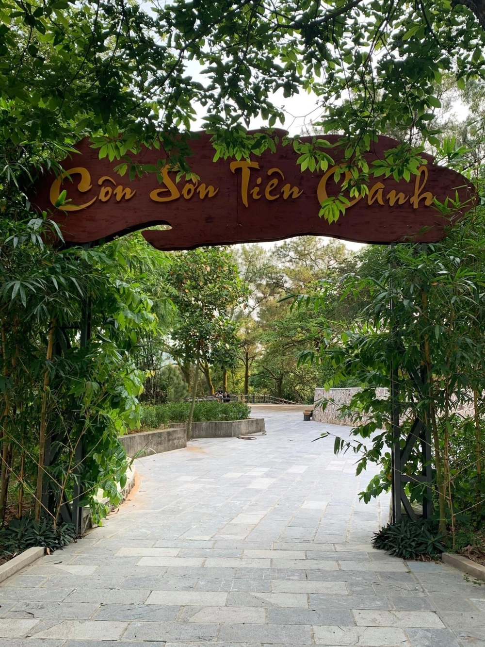 Câu trả lời cho chùa côn sơn thờ ai linh thiêng