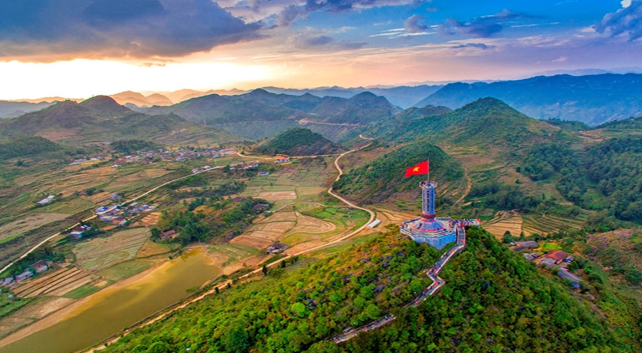Tìm hiểu cột cờ lũng cú được mệnh danh là gì