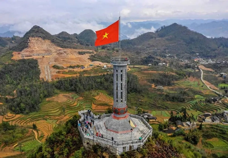 Khám phá độ cao của cột cờ lũng cú hà giang cao bao nhiêu mét
