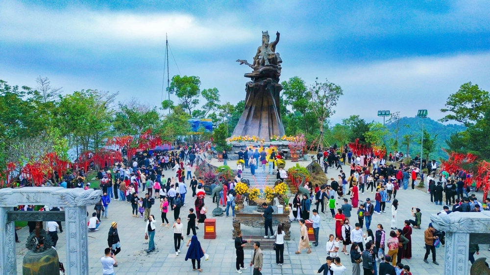 Chờ đón ngày hội hội đền sóc tưng bừng