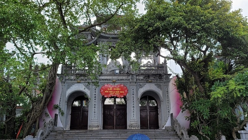 Cùng đọc bài đánh giá về đền tiên la ngay nhé