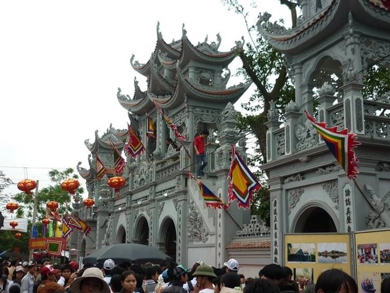 Tìm hiểu đền tiên la là thờ ai bạn nhé