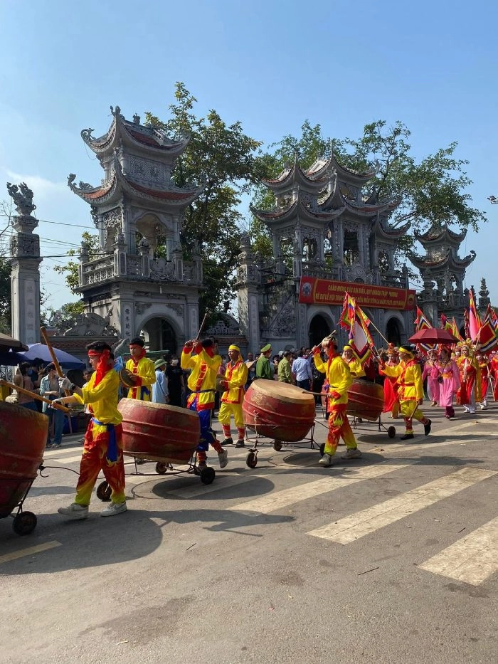 Đừng bỏ lỡ lễ hội đền tiên la rộn ràng