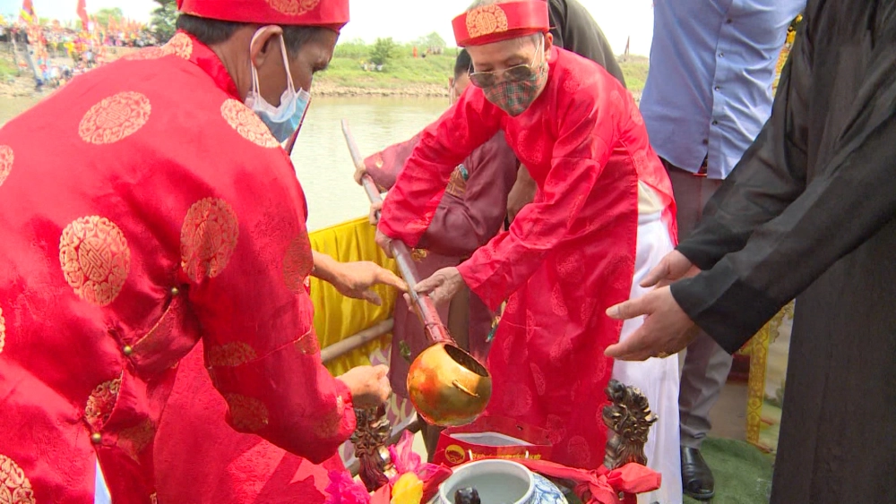 Tò mò về đền tiên la thờ nhân vật nào không