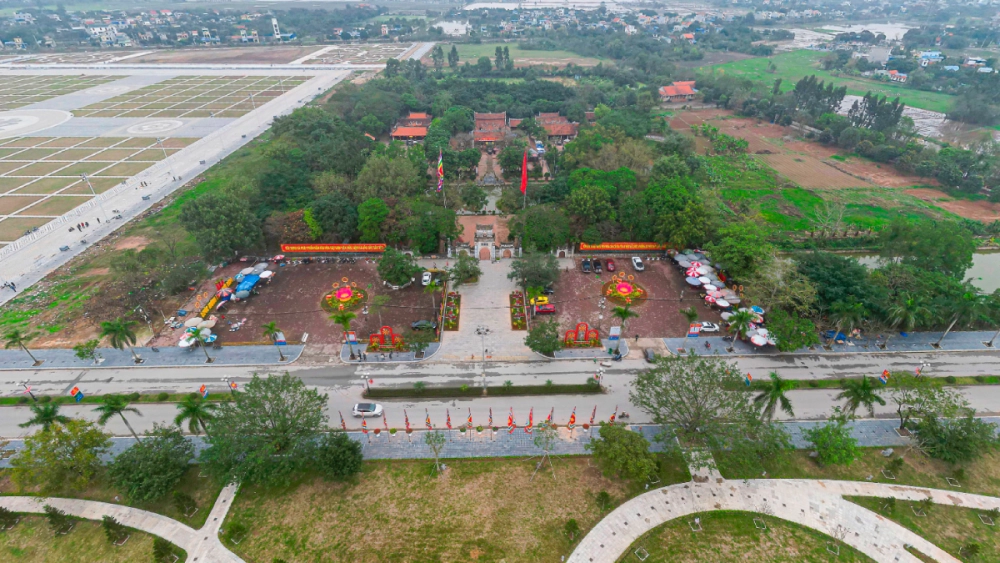 Tìm hiểu đền trần thờ ai trong lịch sử