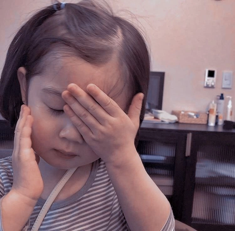 Ảnh meme em bé cute khiến bạn không thể rời mắt