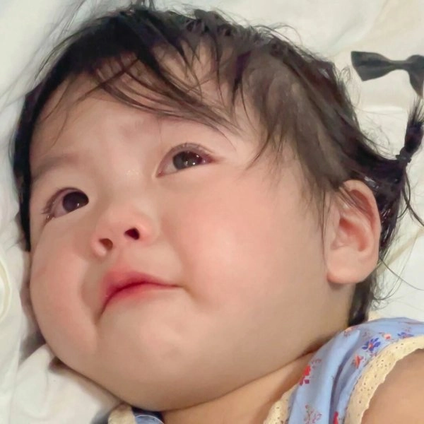 Bật cười với ảnh em bé meme có chữ hài hước, siêu dễ thương