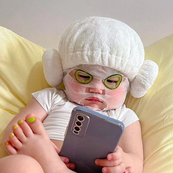 Ảnh em bé cute meme lan tỏa năng lượng tích cực siêu đáng yêu