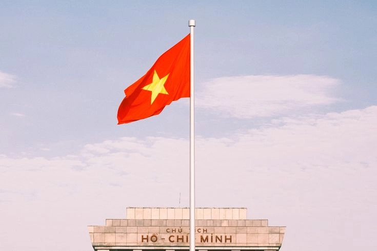 Khám phá đường ra lăng bác trong hành trình tham quan một địa điểm lịch sử