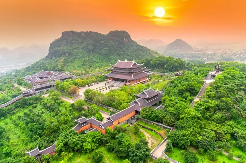 Khám phá Chùa Bái Đính Tràng An, nơi hội tụ vẻ đẹp thiên nhiên và kiến trúc Phật giáo tuyệt vời