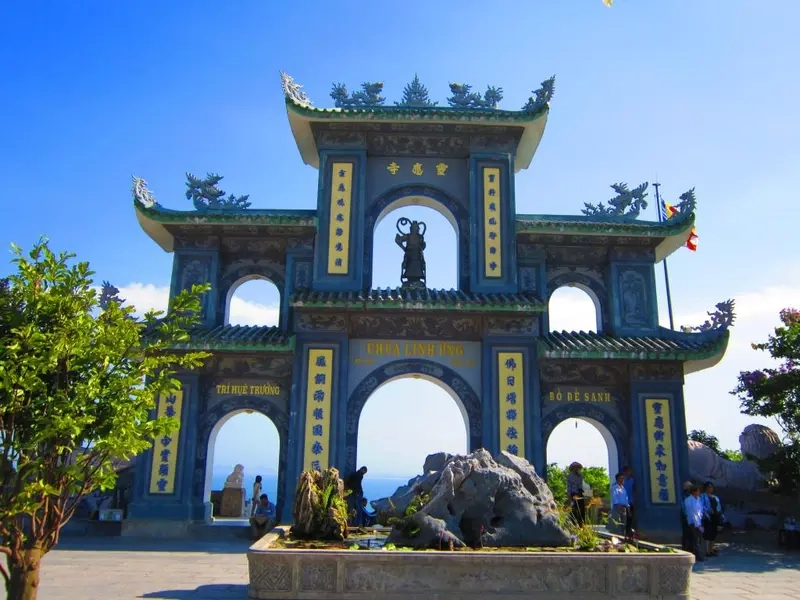 Khám phá chùa linh ứng và vẻ đẹp huyền bí của chùa thiên mụ