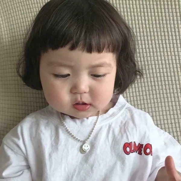 Meme em bé cháy cực kỳ hài hước và đáng yêu