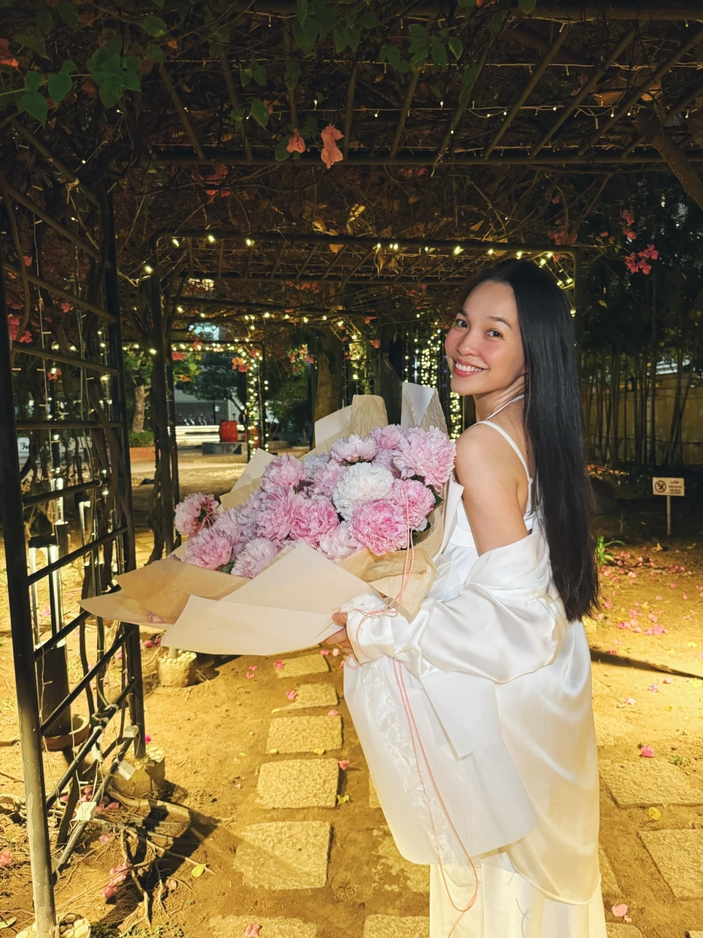 Mỗi câu hát chạm lòng trong karaoke Con nợ mẹ Hiền Thục