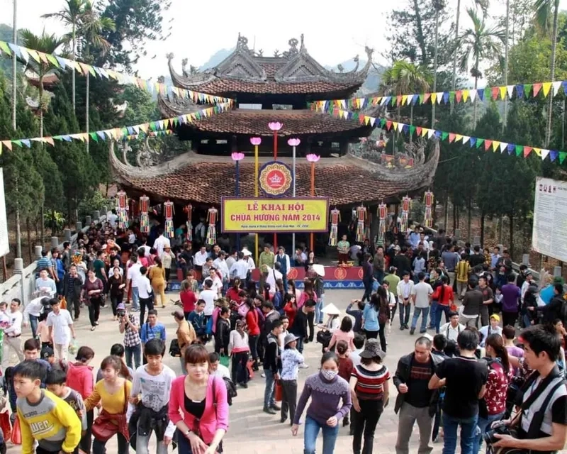 Ngập tràn cảm xúc với ảnh chùa hương đẹp mùa xuân