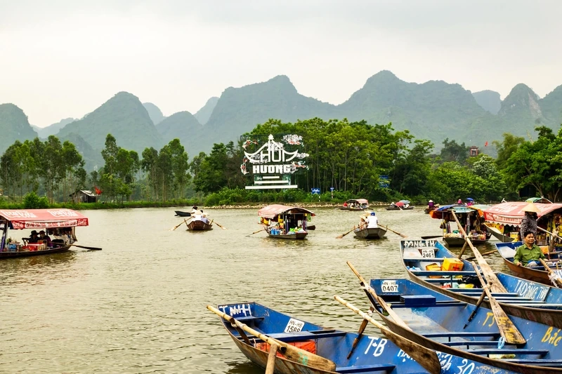 Những hình ảnh chùa hương đẹp nao lòng mùa lễ hội