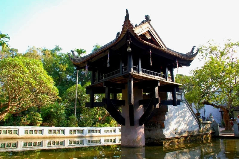 Di tích Chùa Một Cột là điểm đến không thể bỏ qua cho những ai yêu thích tìm hiểu về lịch sử văn hóa Việt Nam