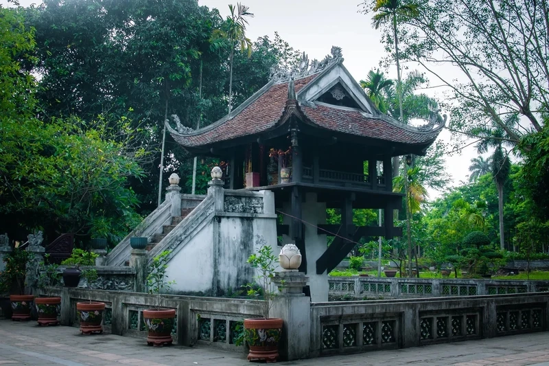 Chùa Môt Cột mang đến không gian tĩnh lặng, thanh tịnh giữa lòng thủ đô Hà Nội