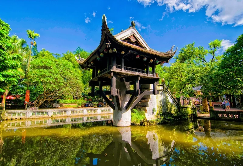 Lịch sử Chùa 1 Cột gắn liền với những câu chuyện huyền bí và đặc trưng của Phật giáo Việt Nam