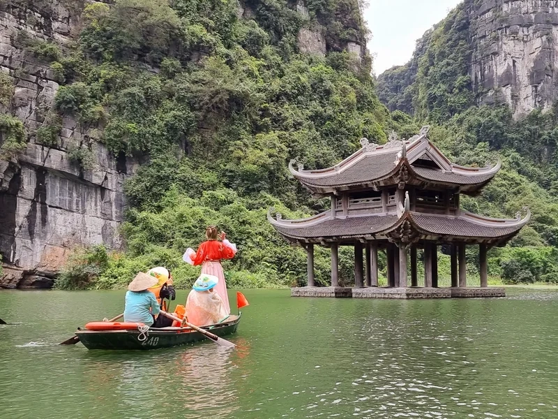 Chùa Bái Đính ảnh phản ánh sự trang nghiêm và tôn vinh giá trị văn hóa tâm linh