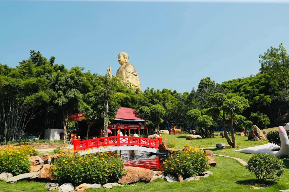 Khám phá các trò chơi ở hồ núi cốc hấp dẫn