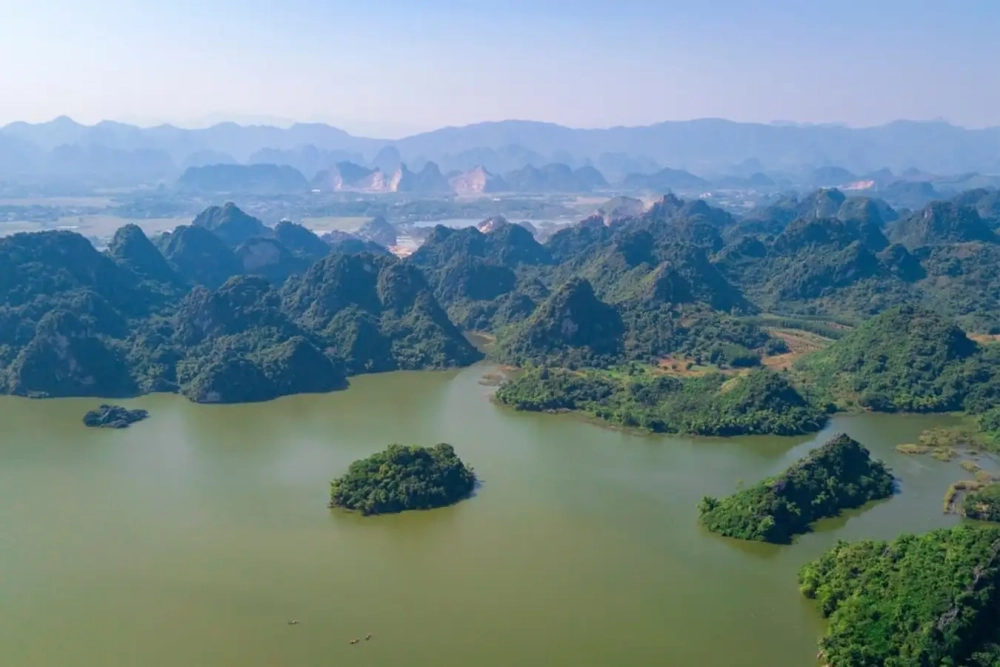 Khám phá nhẹ nhàng Đôi nét giới thiệu về Hồ Quan Sơn