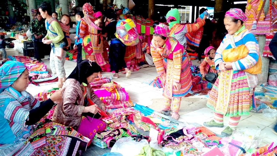 Trải nghiệm chợ phiên Hoàng Su Phì náo nhiệt