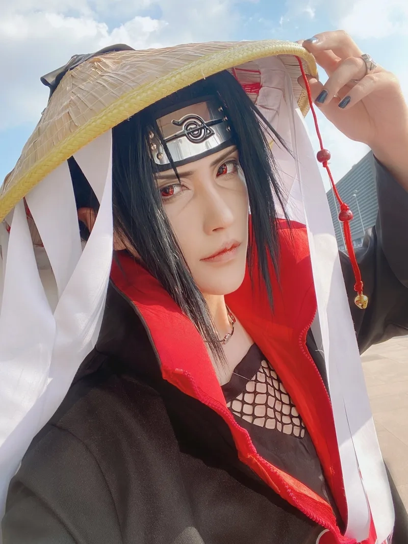 Cosplay Uchiha Itachi đẹp đến mức khó tin