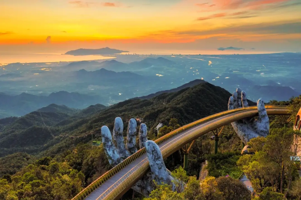 Biểu tượng nổi bật cầu vàng bà nà hill