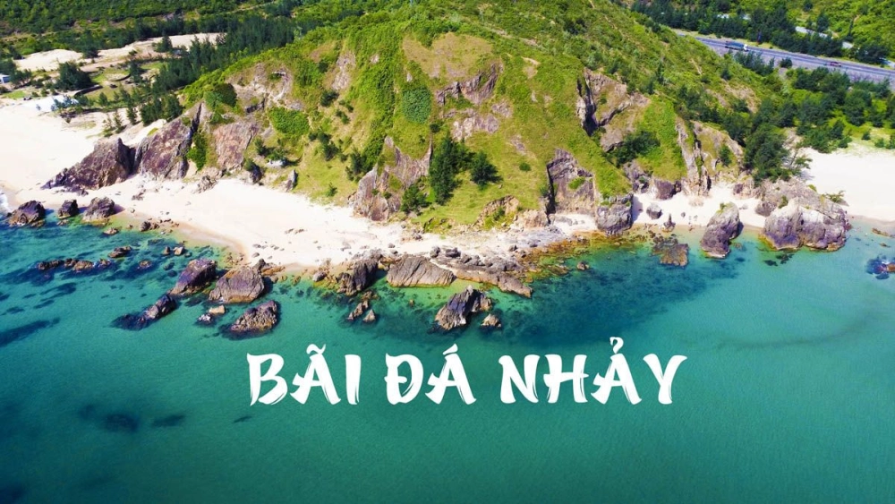 Review bãi đá nhảy Quảng Bình chi tiết và hấp dẫn