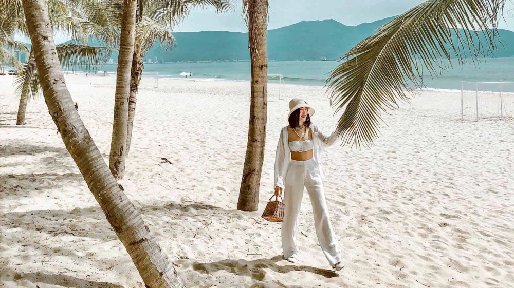 Ngắm nhìn hình ảnh bãi biển mỹ khê ngày nắng