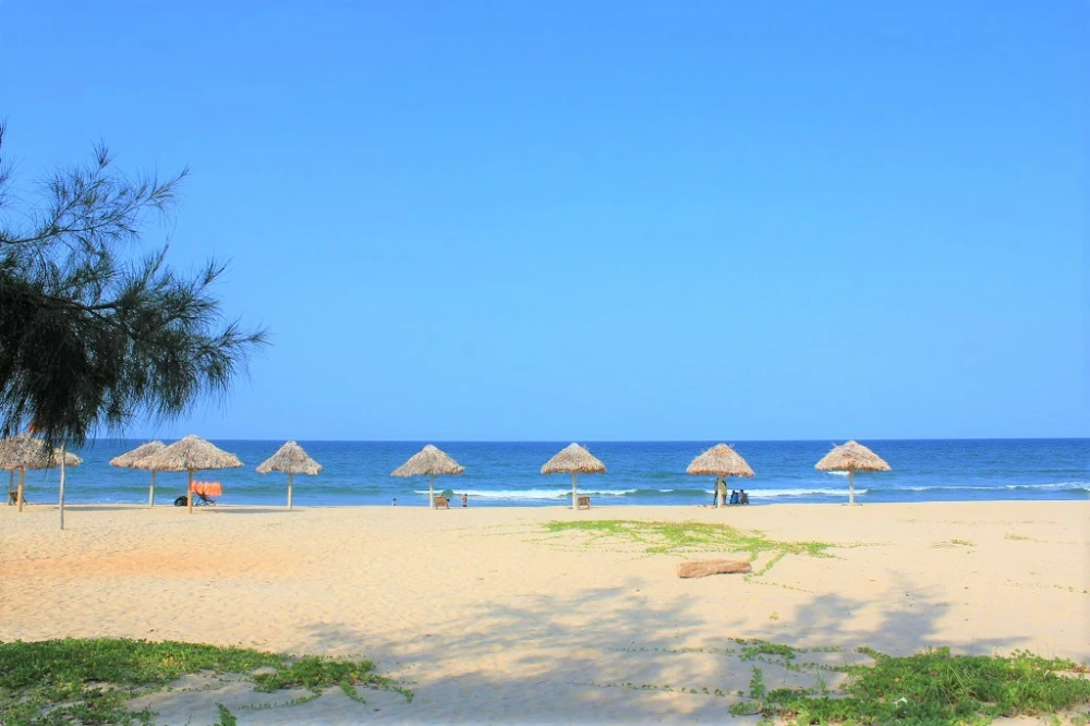 Khám phá biển Nhật Lệ nguy hiểm hay an toàn