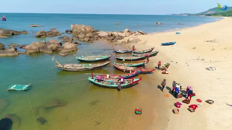 Du lịch biển Thiên Cầm khám phá vẻ đẹp thiên nhiên