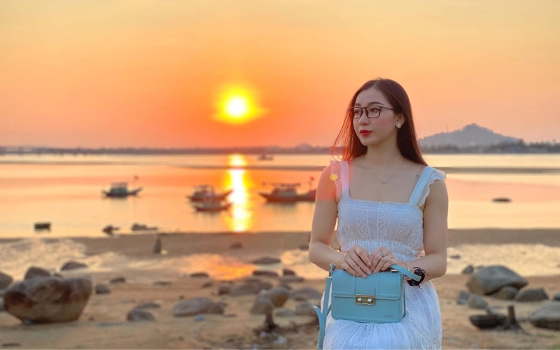 Tìm hiểu bãi biển Thiên Cầm thuộc tỉnh nào và đặc biệt