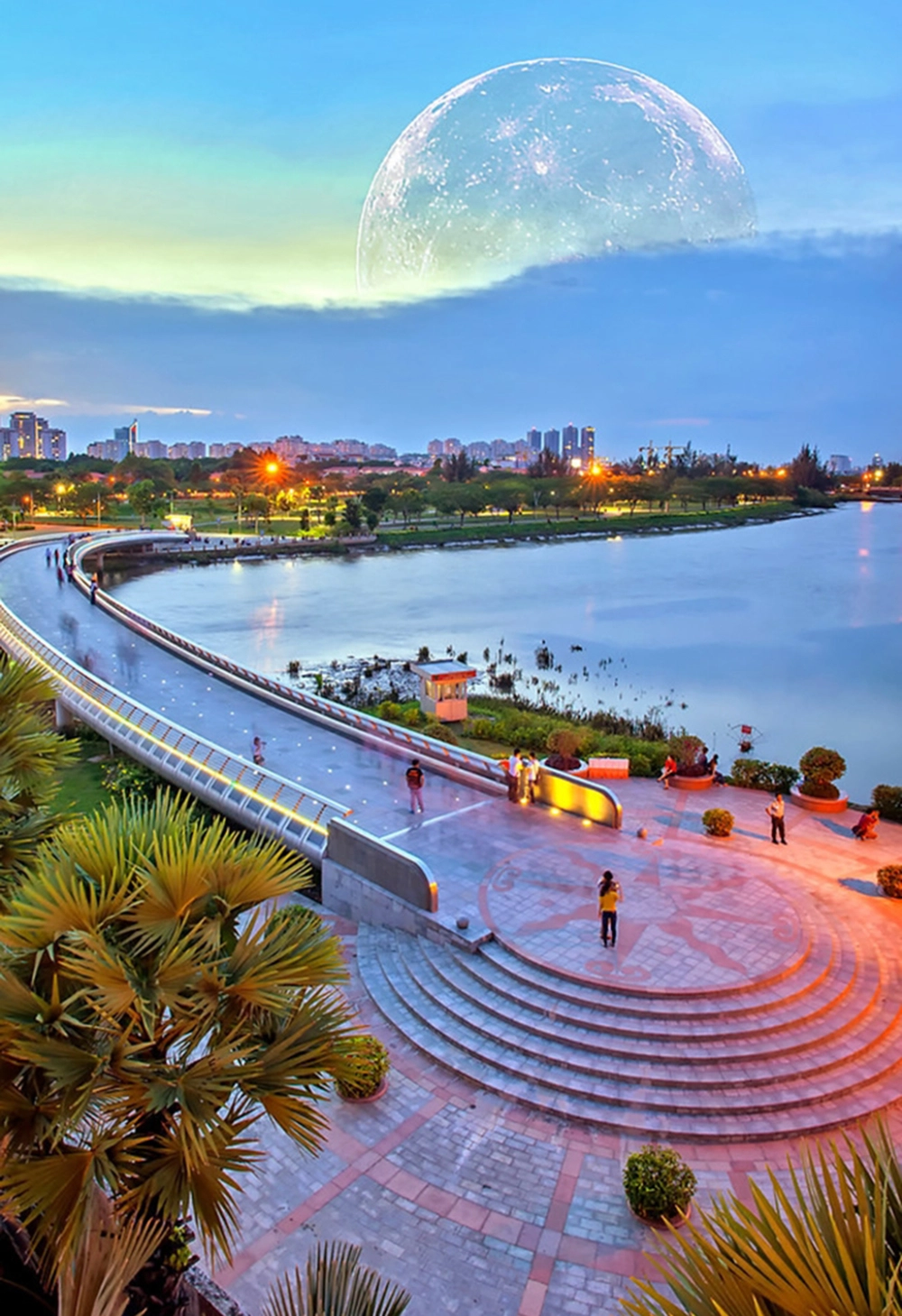 Dạo chơi quanh hồ bán nguyệt cầu ánh sao thơ mộng