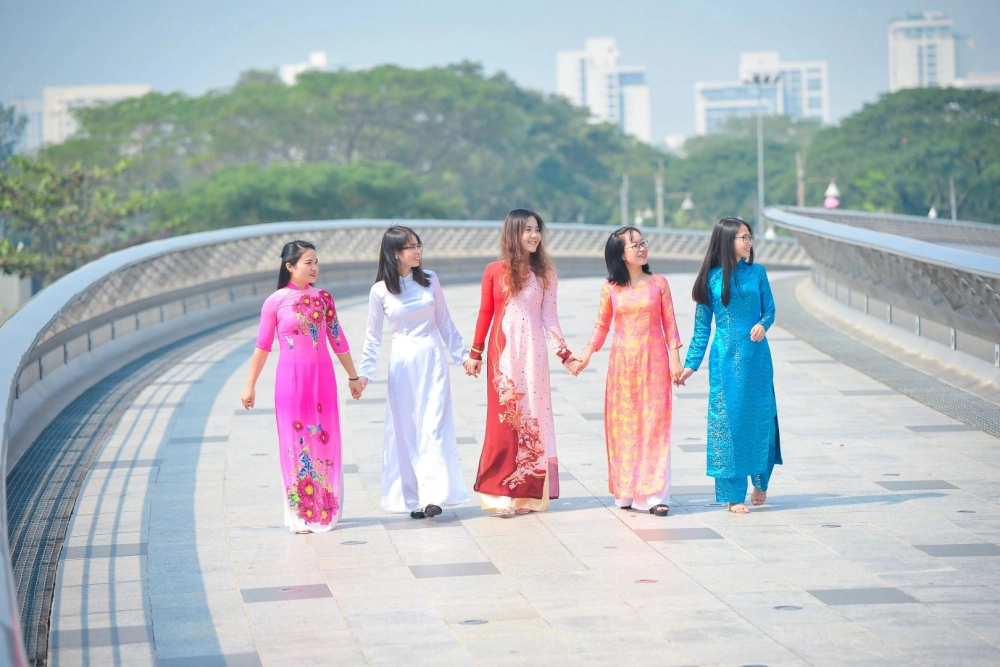 Tìm hiểu ngay cầu ánh sao quận mấy nhé