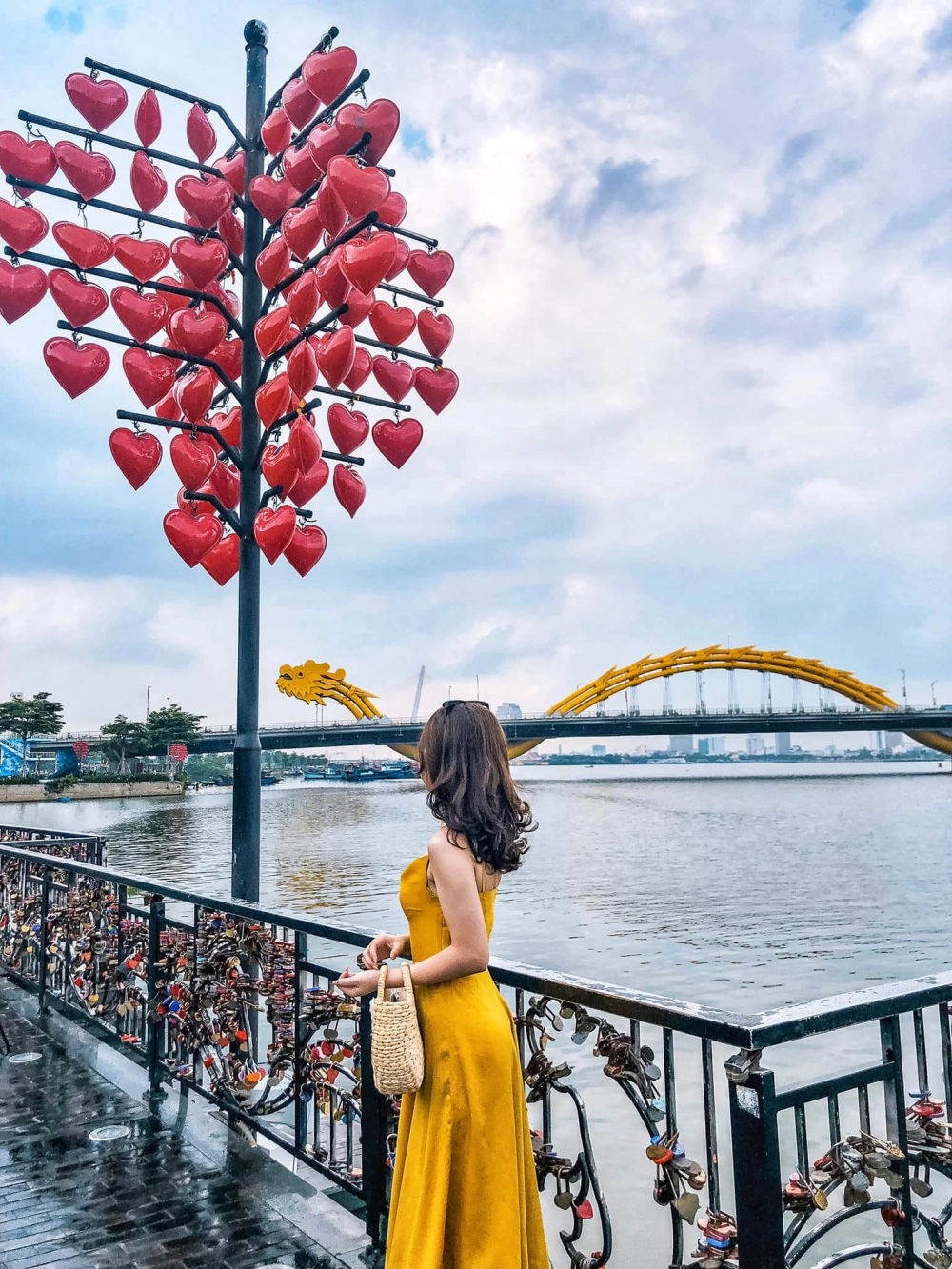 Đừng bỏ lỡ cầu rồng cầu tình yêu đà nẵng