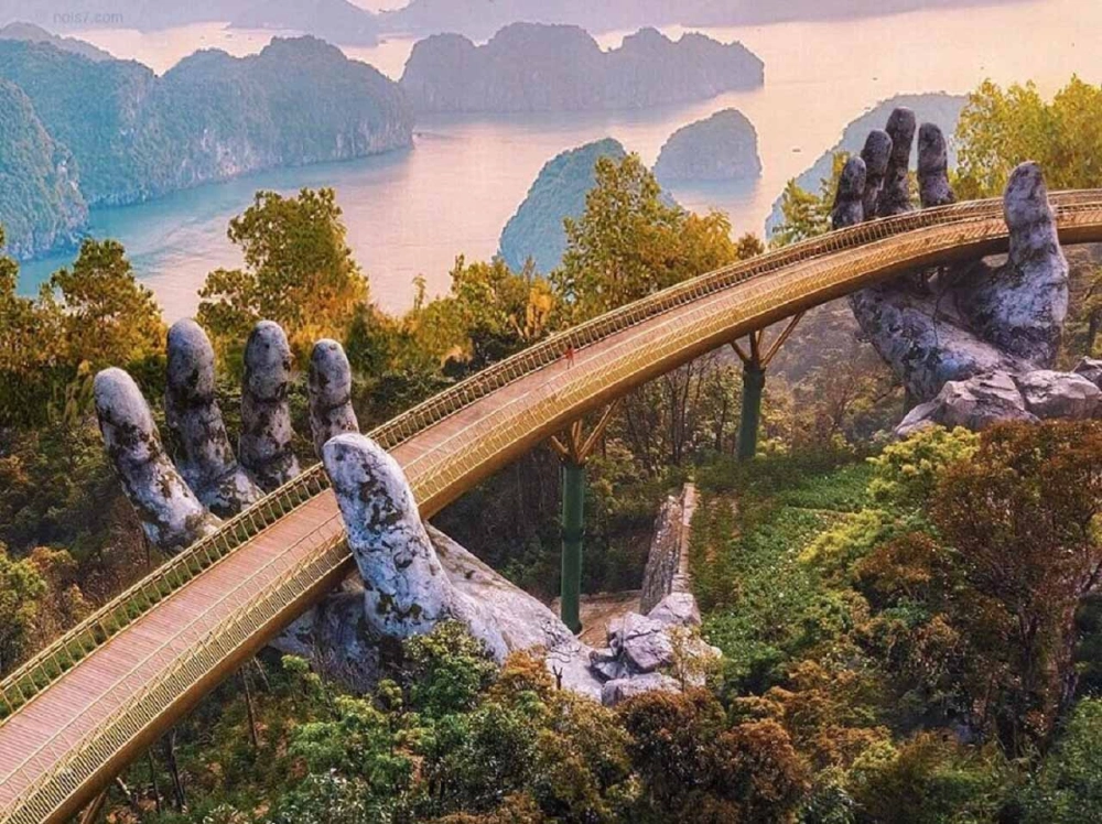 Khám phá huyền thoại cầu bàn tay ở bà nà hill