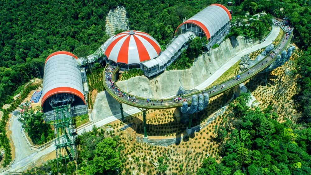 Khám phá vẻ đẹp cầu vàng ở bà nà hill