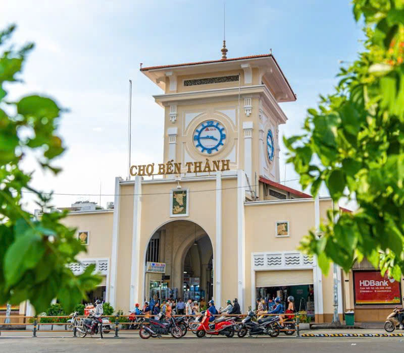 Dạo quanh chợ bến thành sài gòn khám phá món ngon