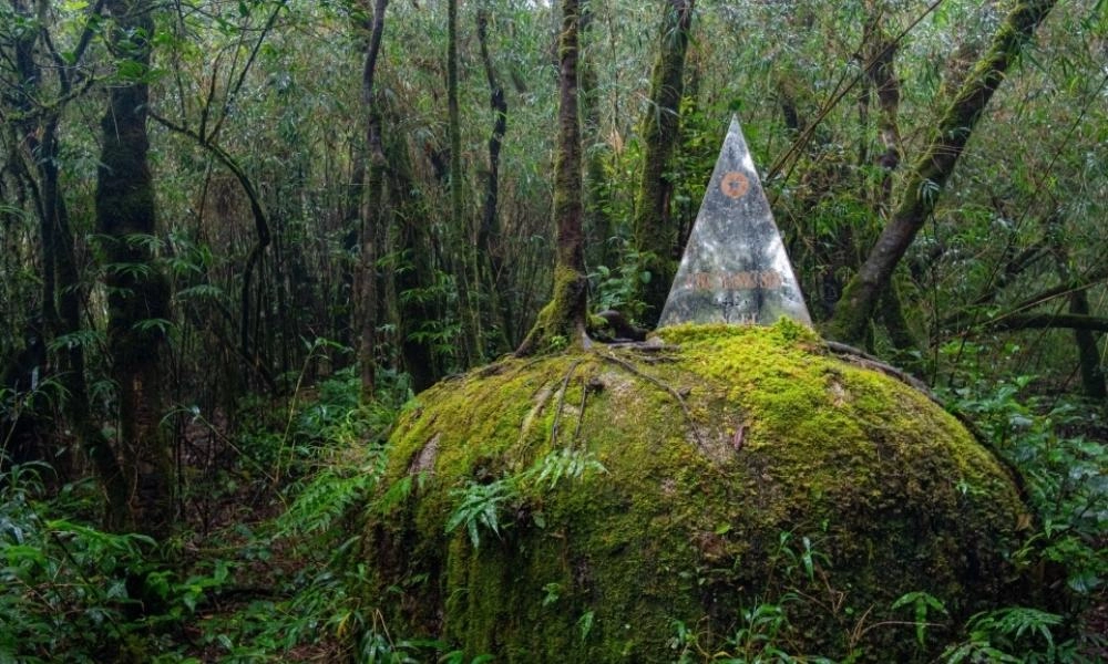 Hành trình đầy cảm xúc khi trekking chư yang sin