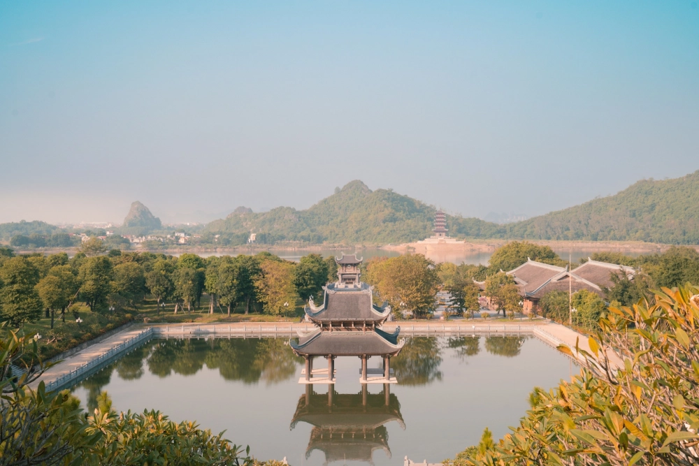 Chia sẻ hình ảnh chùa bái đính cổ kính